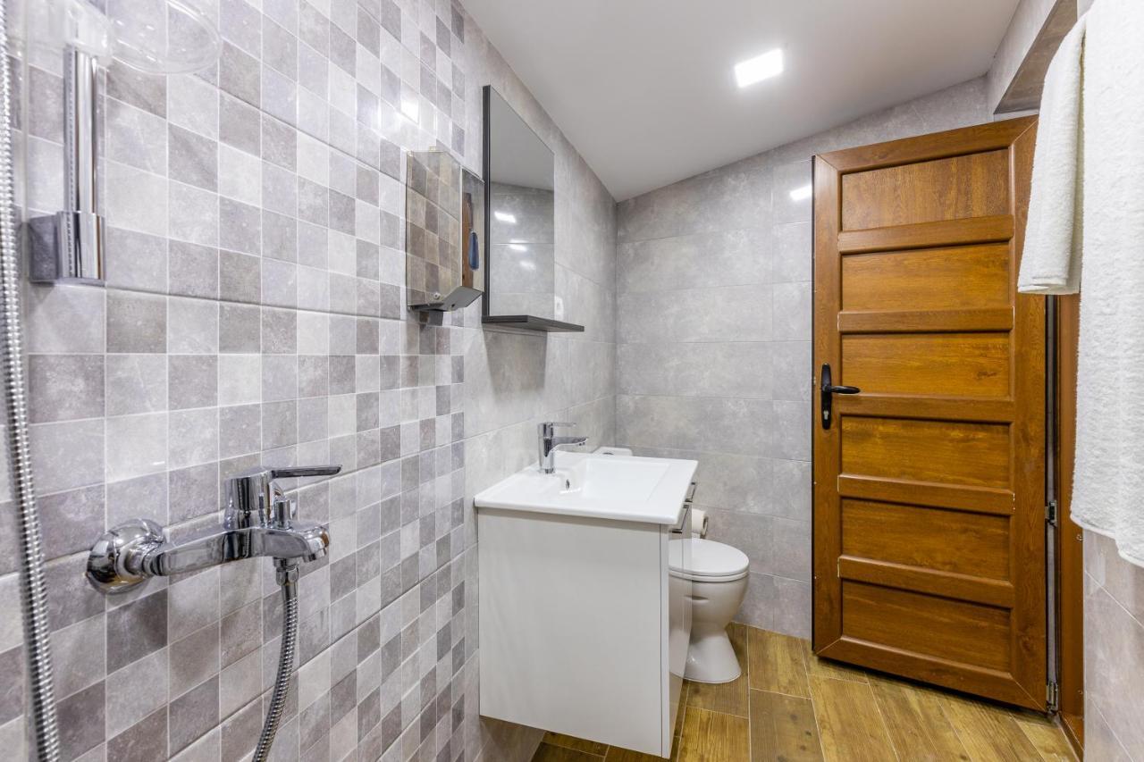 Luxury House Lotos Apartment Golubovci Bagian luar foto
